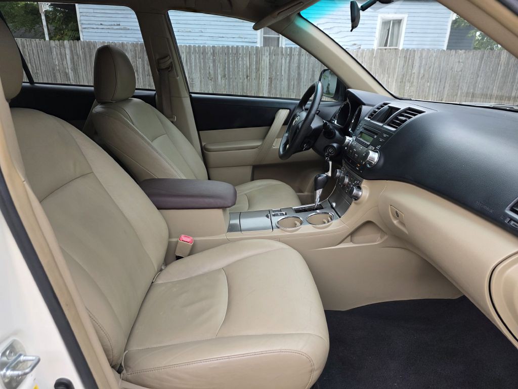 2012 Toyota Highlander Image 17