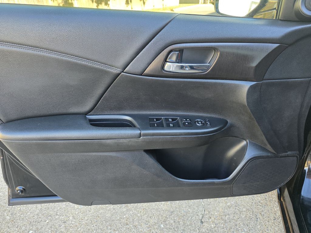 2015 Honda Accord Image 10