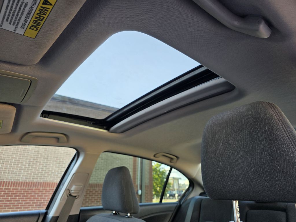 2015 Honda Accord Image 16