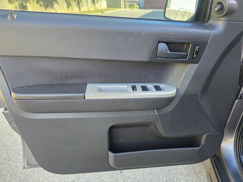 2009 Ford Escape Image 10