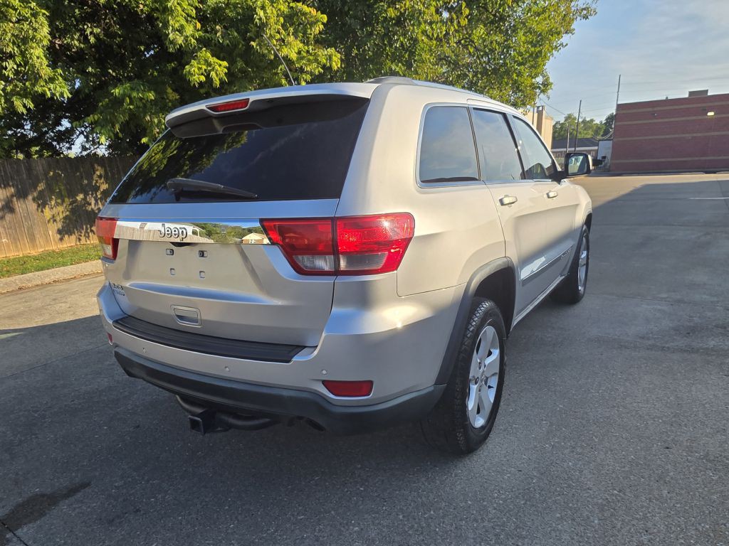 2011 Jeep Grand Cherokee Image 4