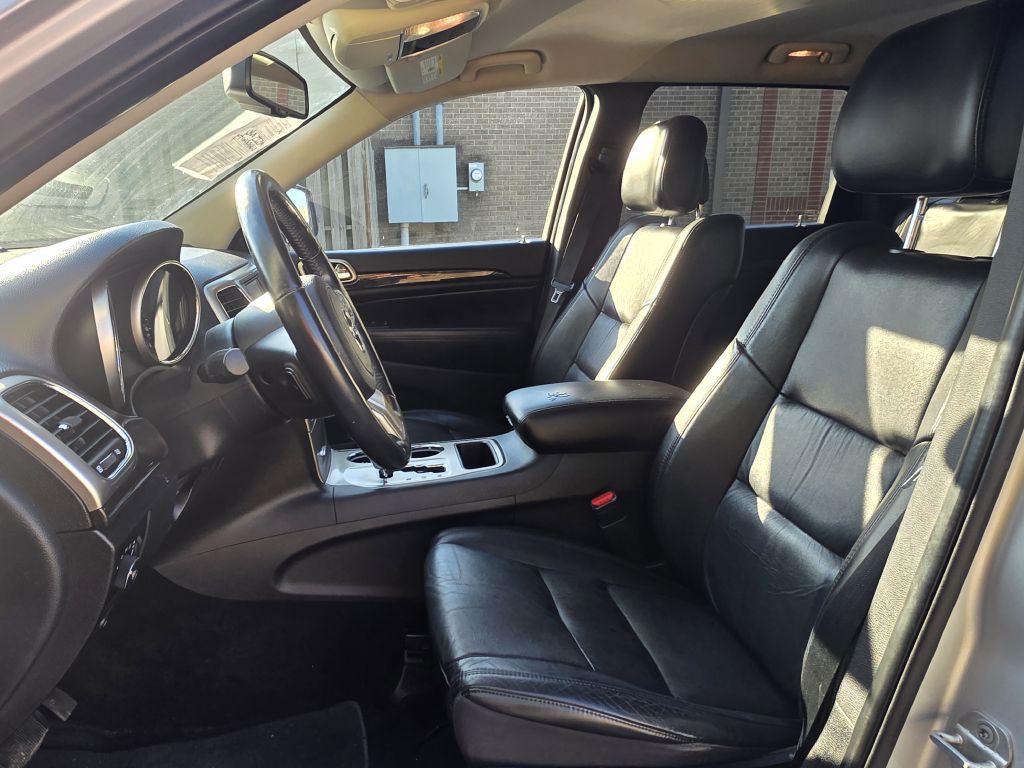 2011 Jeep Grand Cherokee Image 13