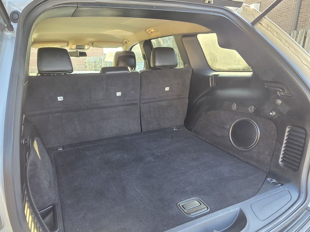 2011 Jeep Grand Cherokee Image 15
