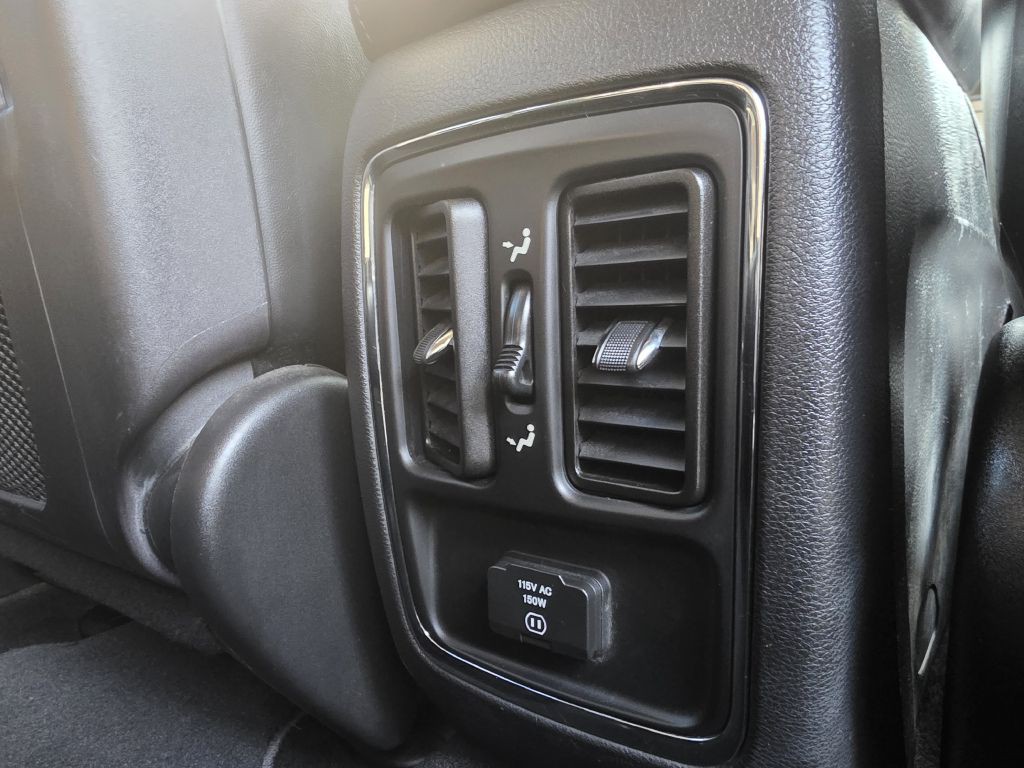 2011 Jeep Grand Cherokee Image 17