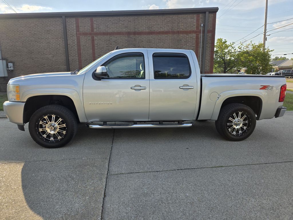 2010 Chevrolet Silverado 1500 Image 2