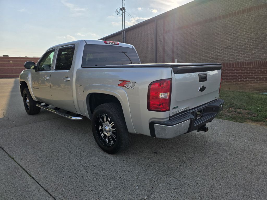 2010 Chevrolet Silverado 1500 Image 3