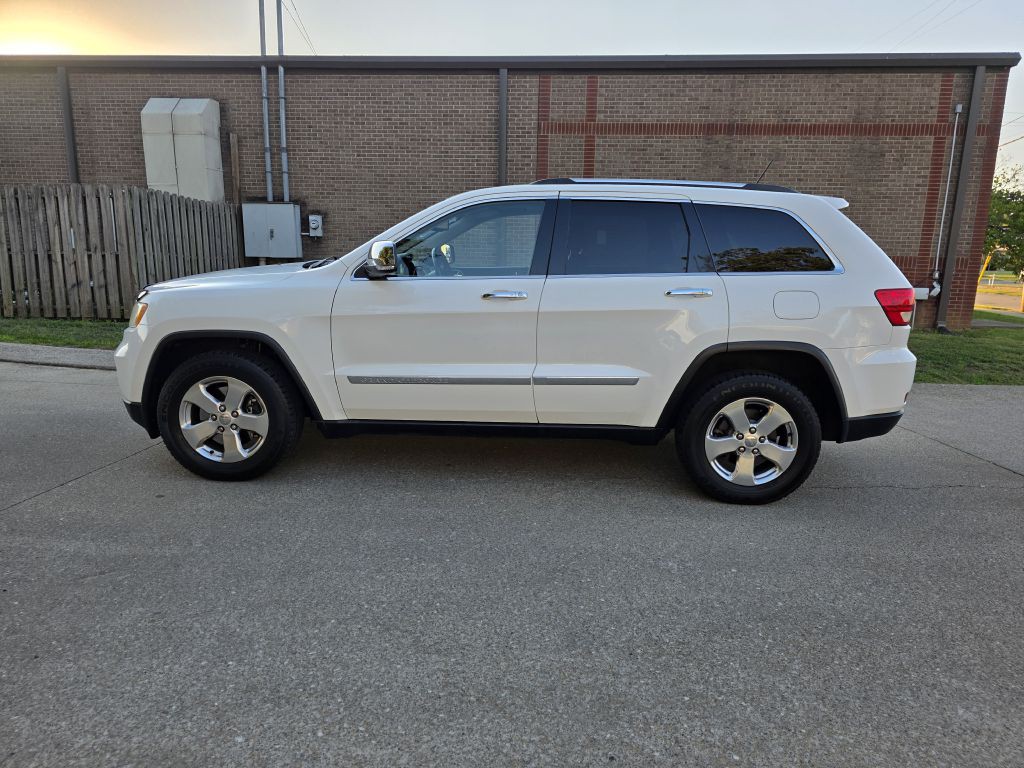 2013 Jeep Grand Cherokee Image 2
