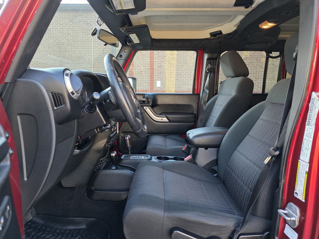 2012 Jeep Wrangler Unlimited Image 12