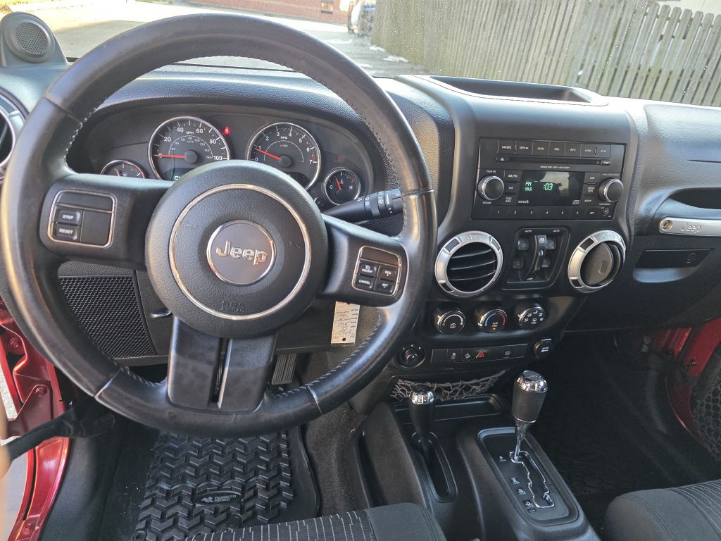 2012 Jeep Wrangler Unlimited Image 13