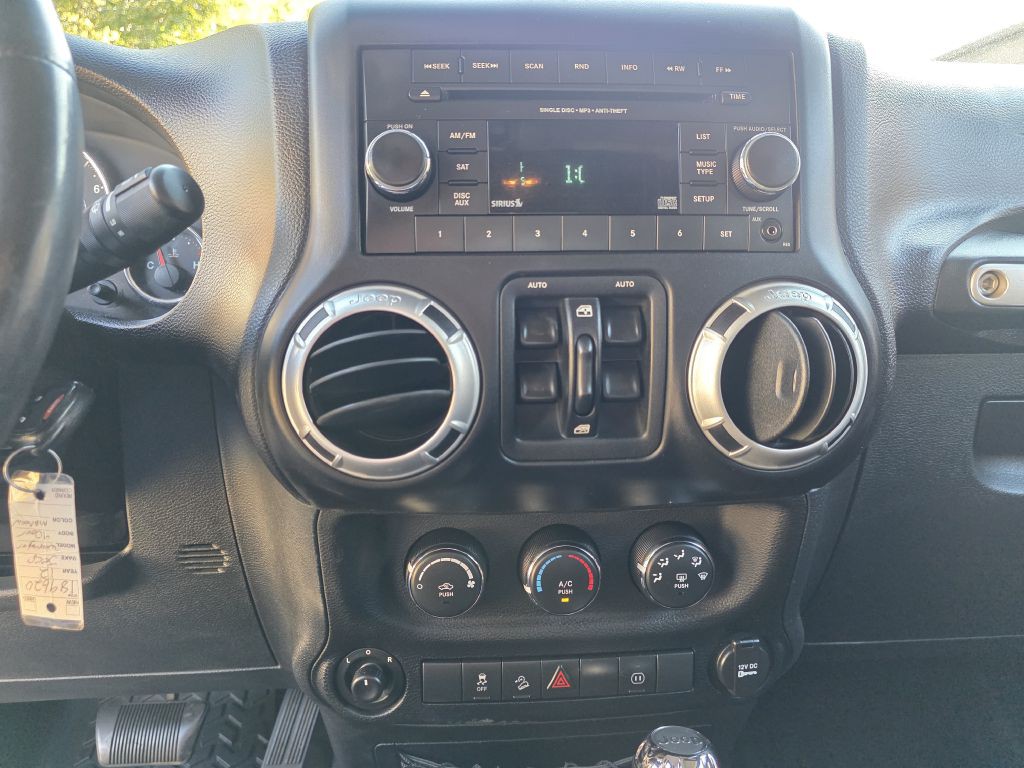 2012 Jeep Wrangler Unlimited Image 14