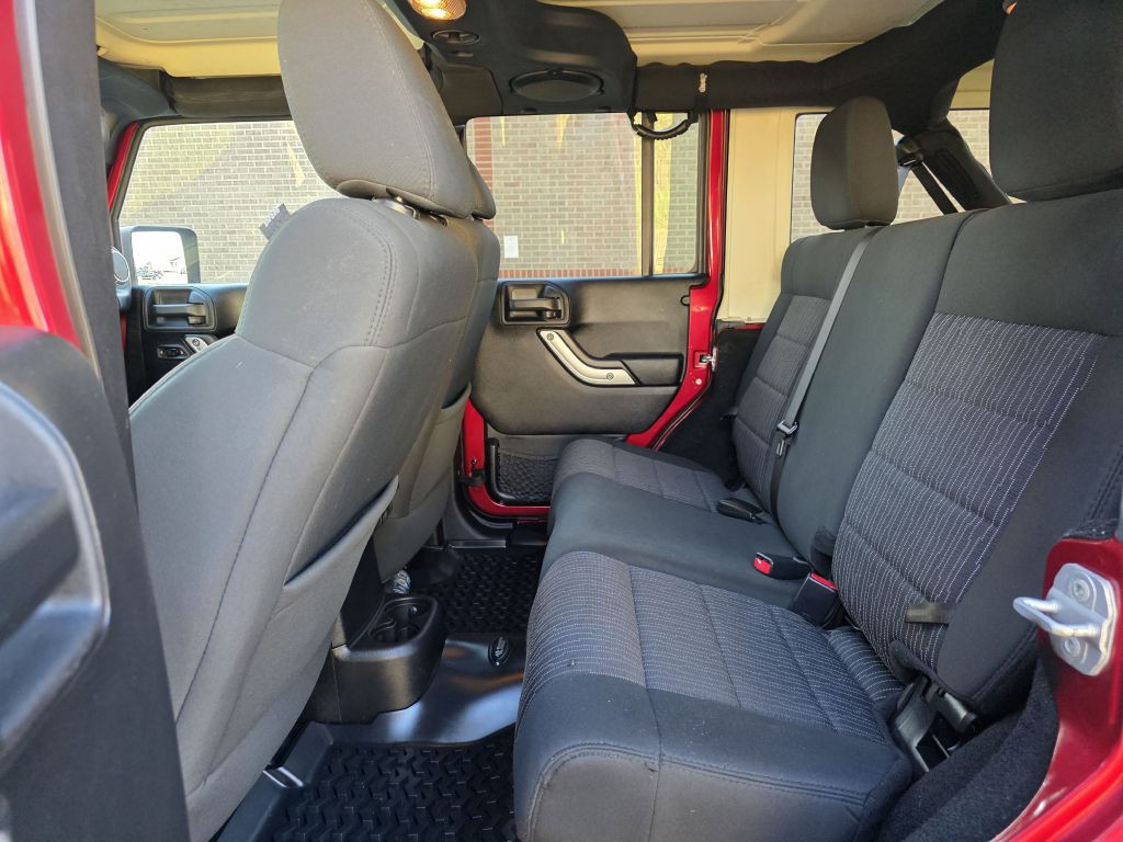 2012 Jeep Wrangler Unlimited Image 19