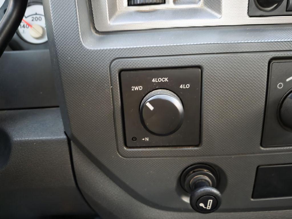 2006 Dodge Ram 3500 Image 19