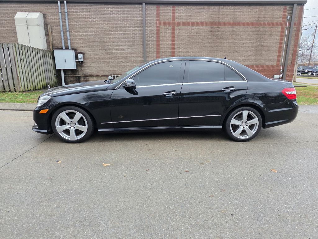 2011 Mercedes-Benz E-Class Image 3