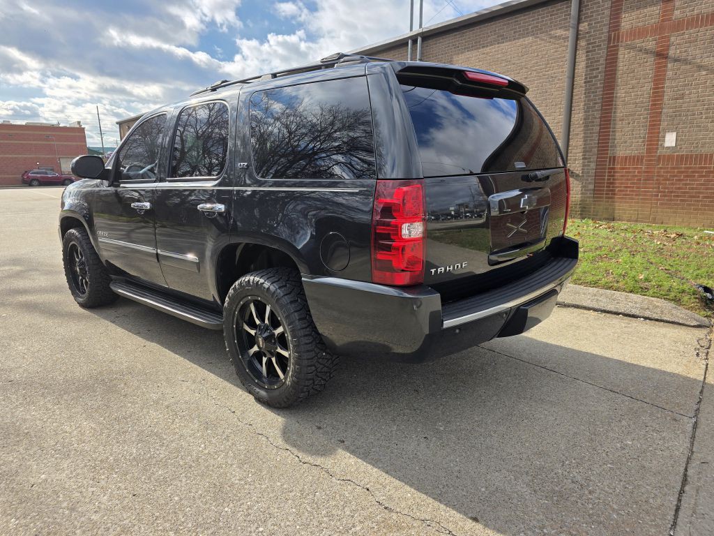 2011 Chevrolet Tahoe Image 3
