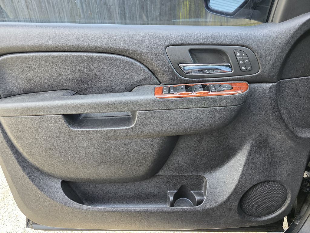 2011 Chevrolet Tahoe Image 11