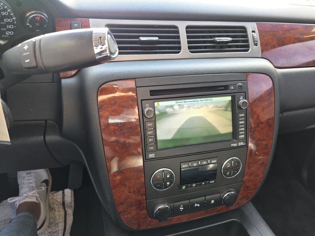 2011 Chevrolet Tahoe Image 17