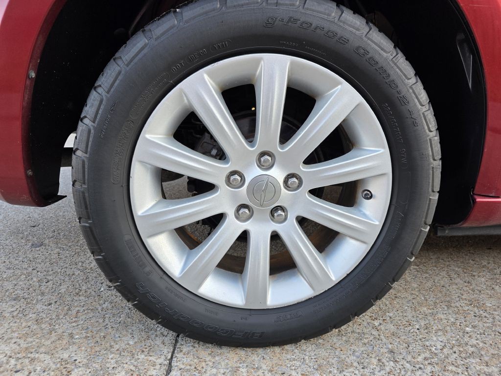 2014 Chrysler 200 Image 7