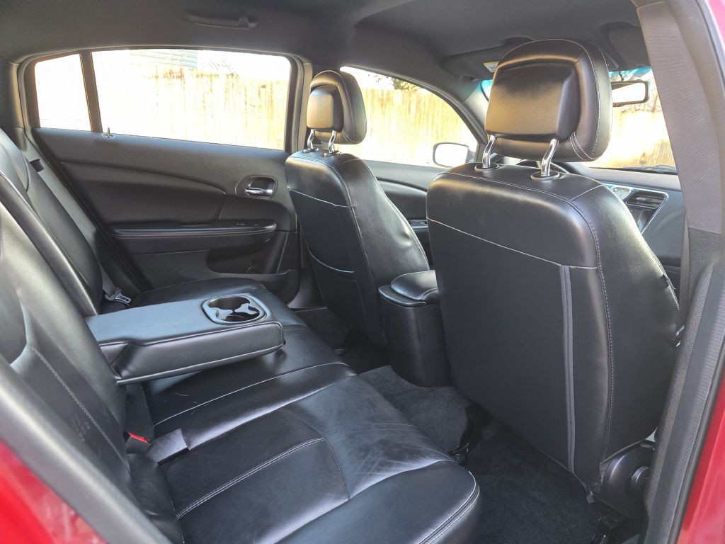 2014 Chrysler 200 Image 14