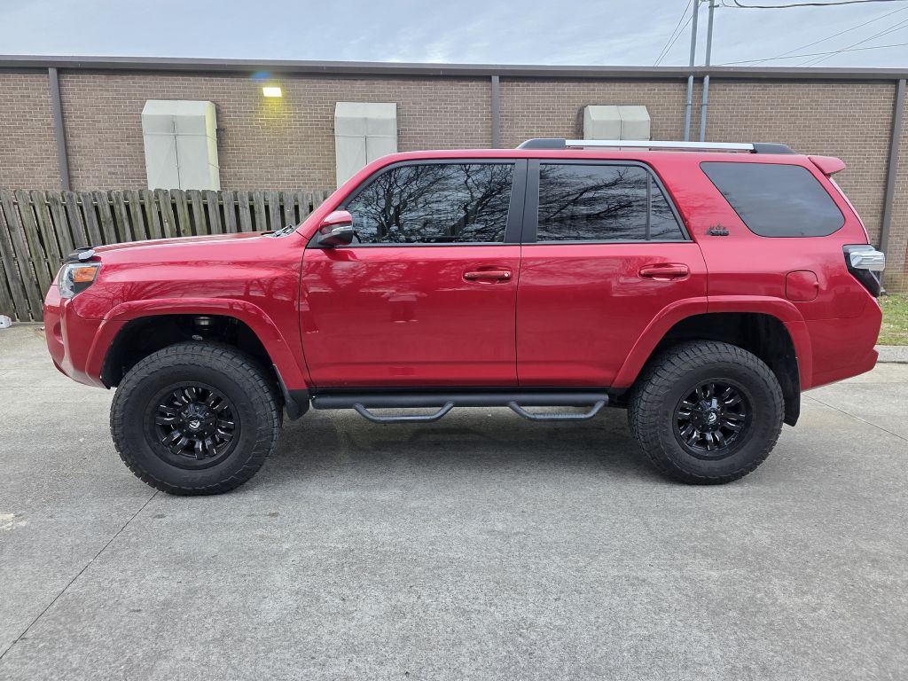2019 Toyota 4Runner Image 2
