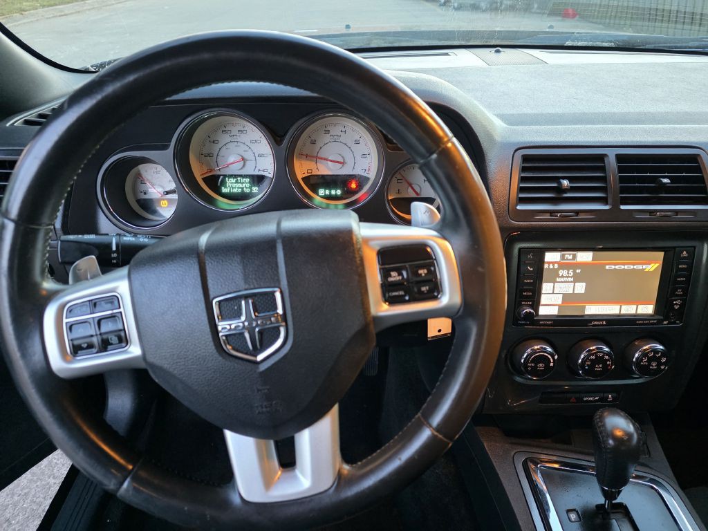 2014 Dodge Challenger Image 12