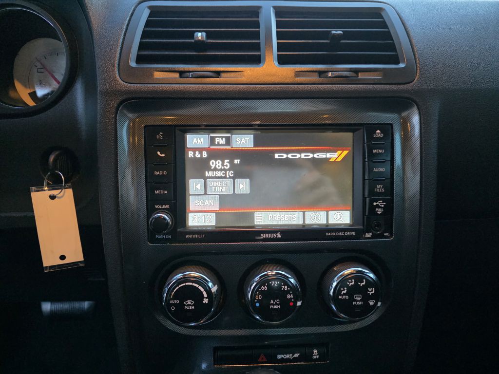 2014 Dodge Challenger Image 13