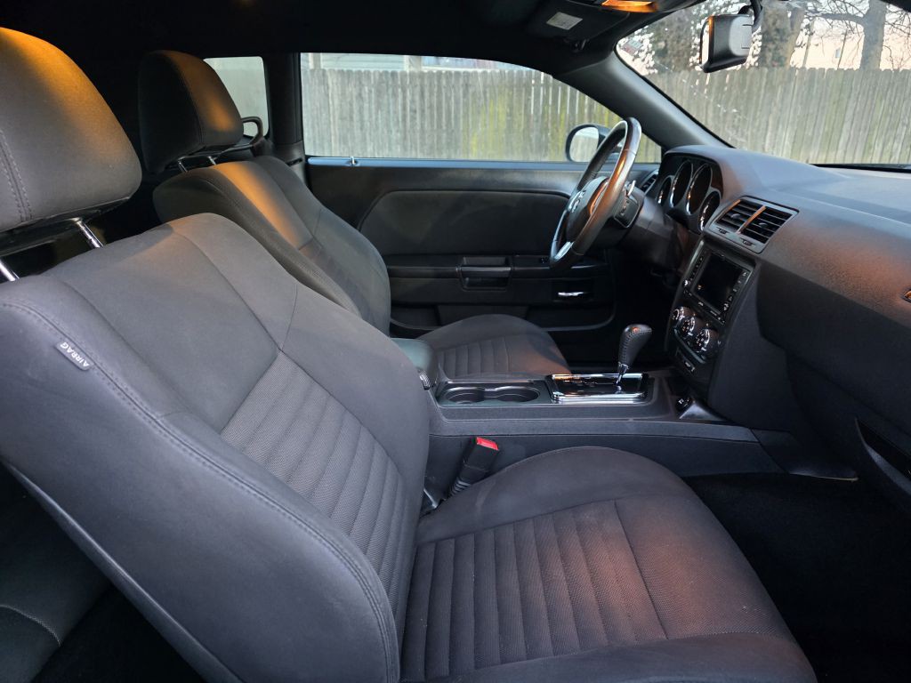 2014 Dodge Challenger Image 16