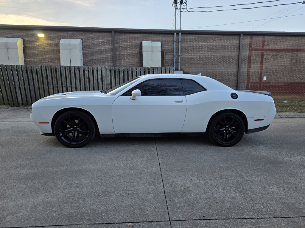 2016 Dodge Challenger Image 2