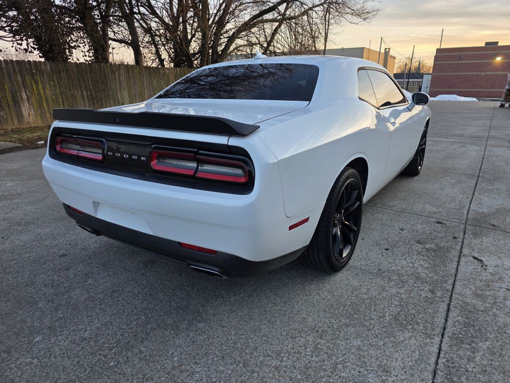 2016 Dodge Challenger Image 5
