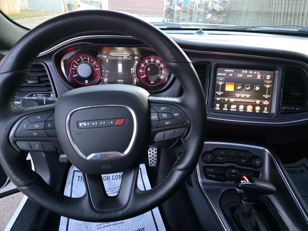 2016 Dodge Challenger Image 12