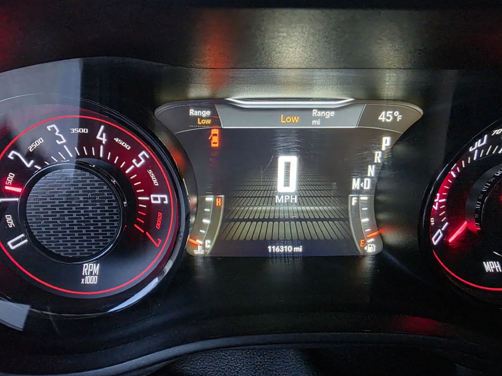 2016 Dodge Challenger Image 13