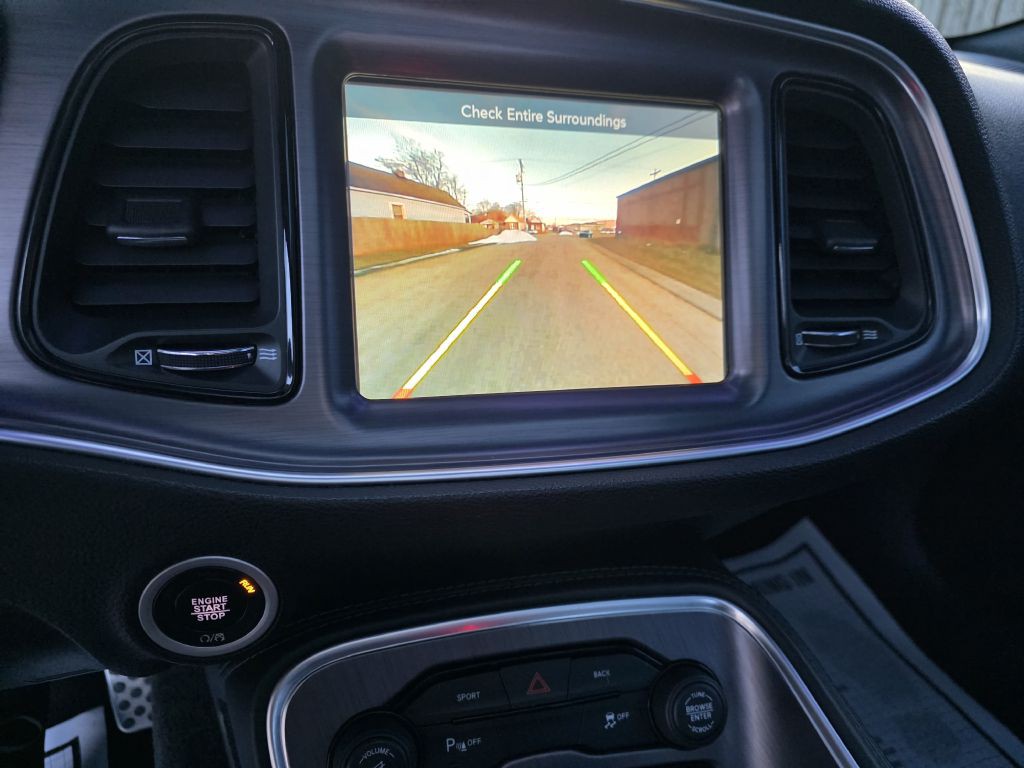 2016 Dodge Challenger Image 14