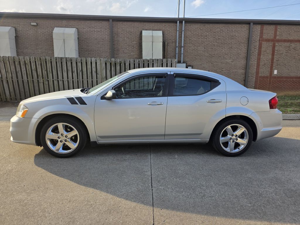 2012 Dodge Avenger Image 2