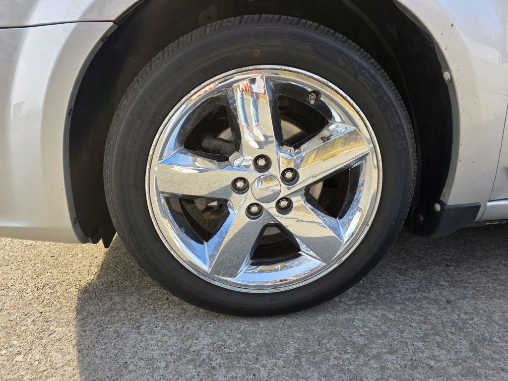 2012 Dodge Avenger Image 9