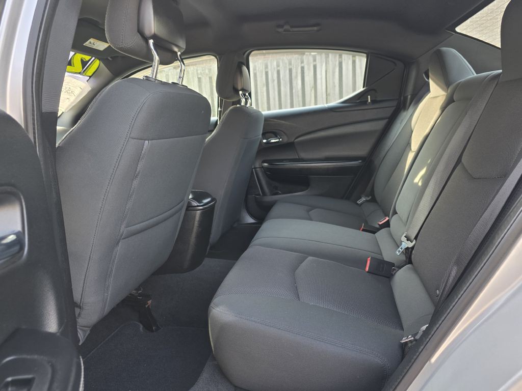 2012 Dodge Avenger Image 15