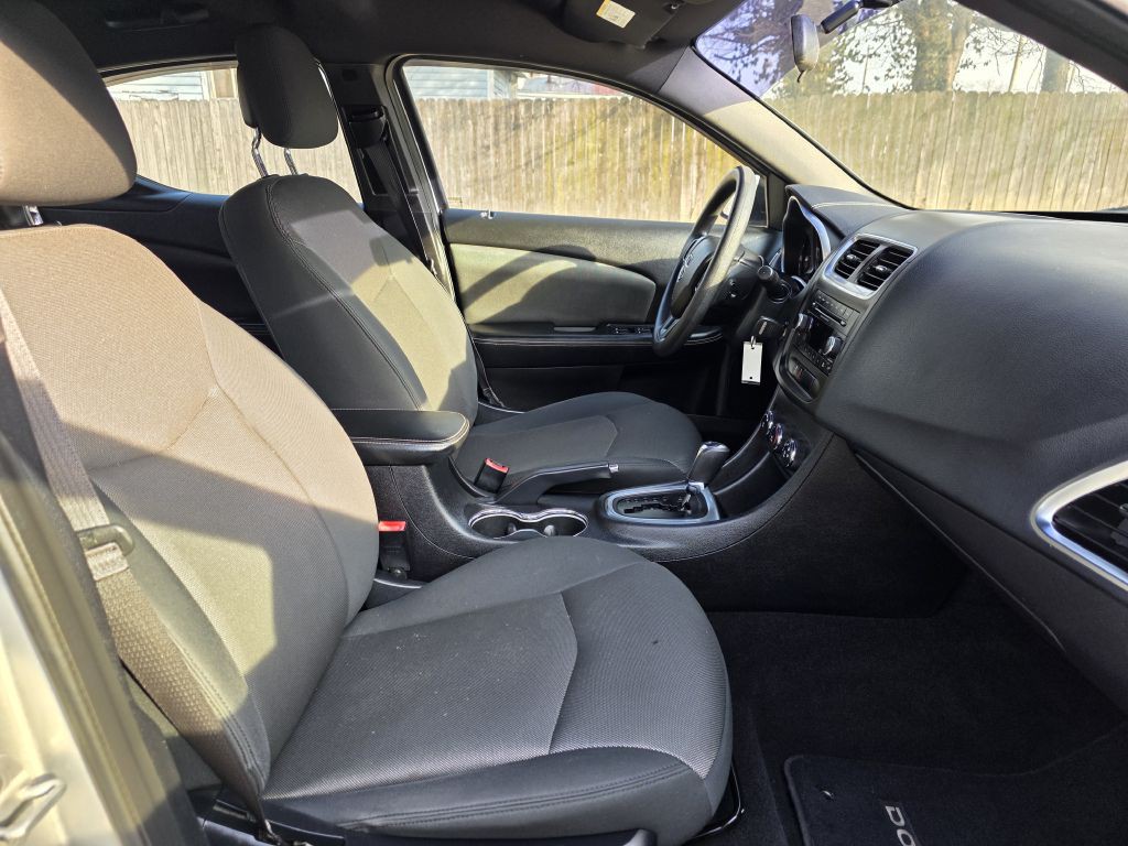 2012 Dodge Avenger Image 17