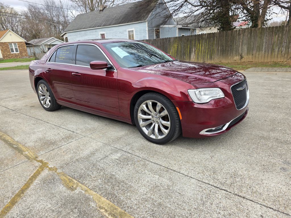 2017 Chrysler 300 Image 7
