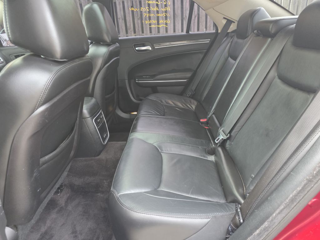 2017 Chrysler 300 Image 15