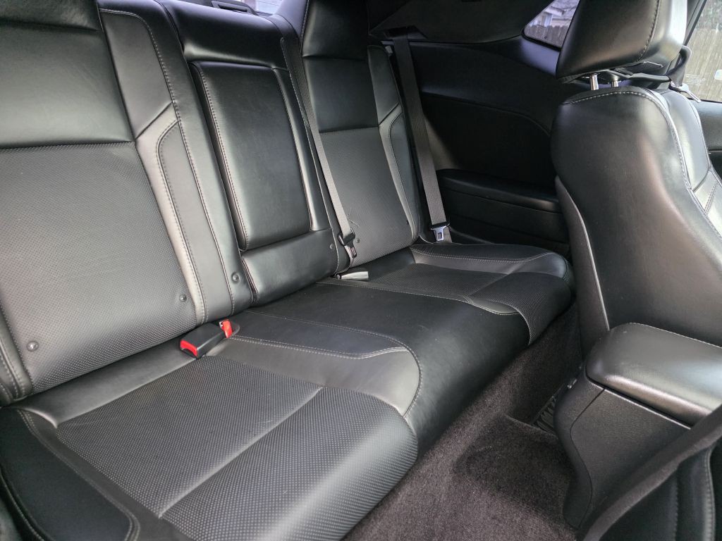 2016 Dodge Challenger Image 11