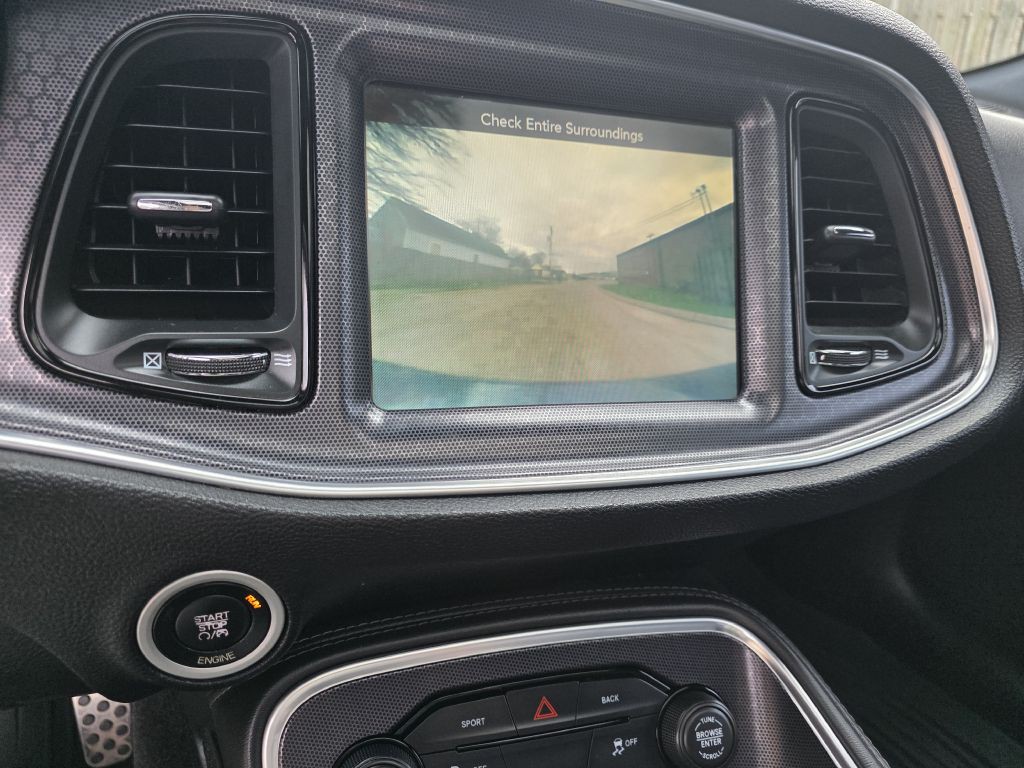 2016 Dodge Challenger Image 16