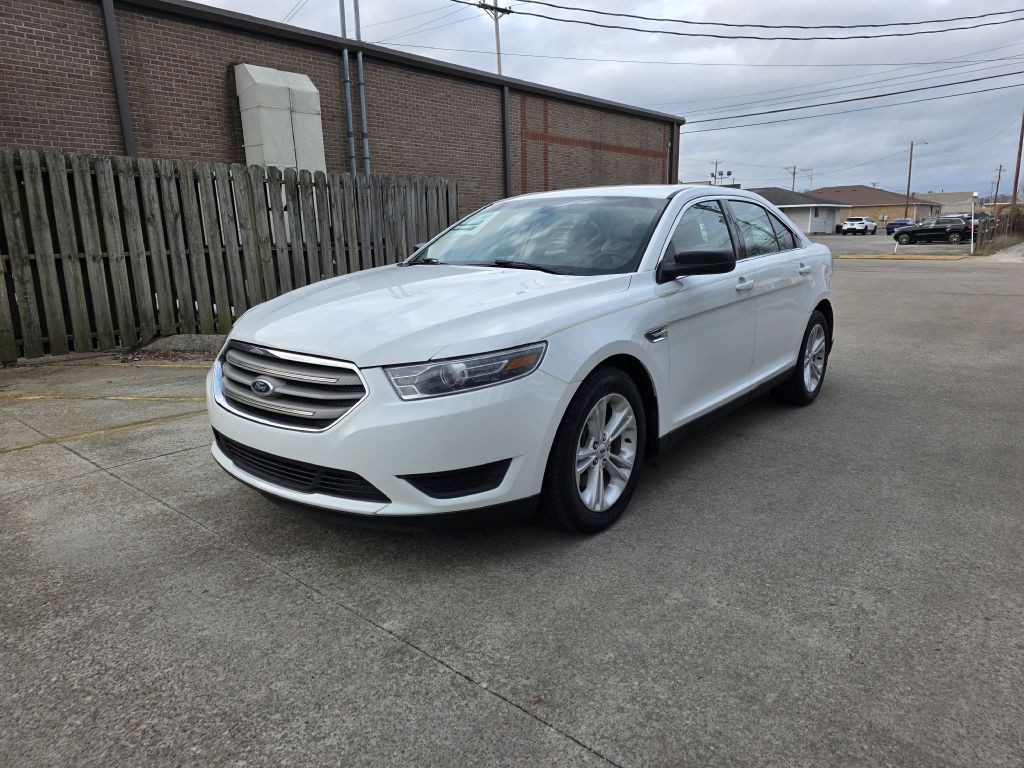 2015 Ford Taurus Image 1