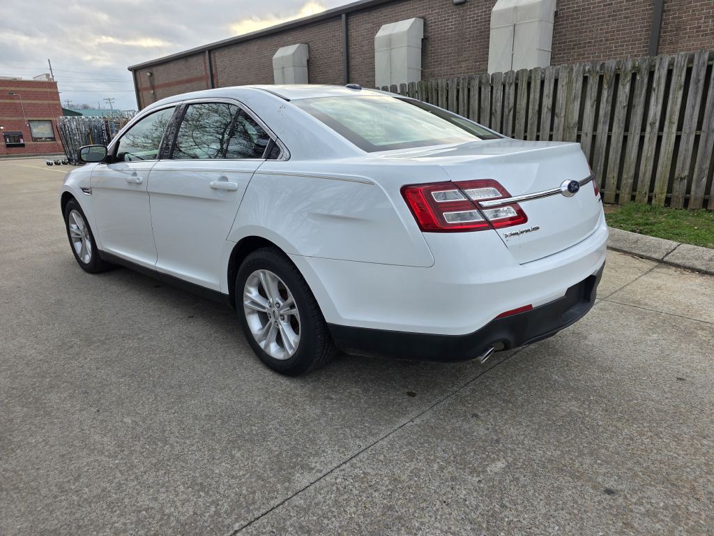 2015 Ford Taurus Image 3