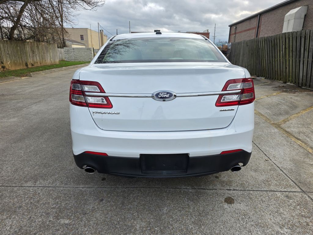2015 Ford Taurus Image 4