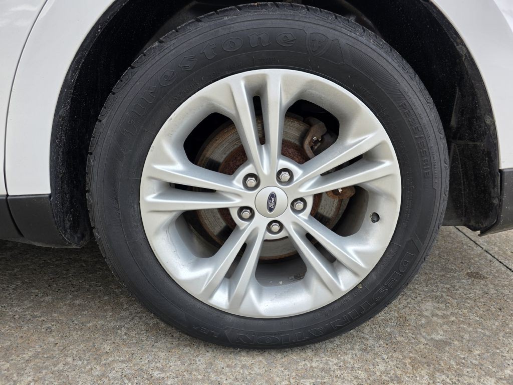 2015 Ford Taurus Image 9