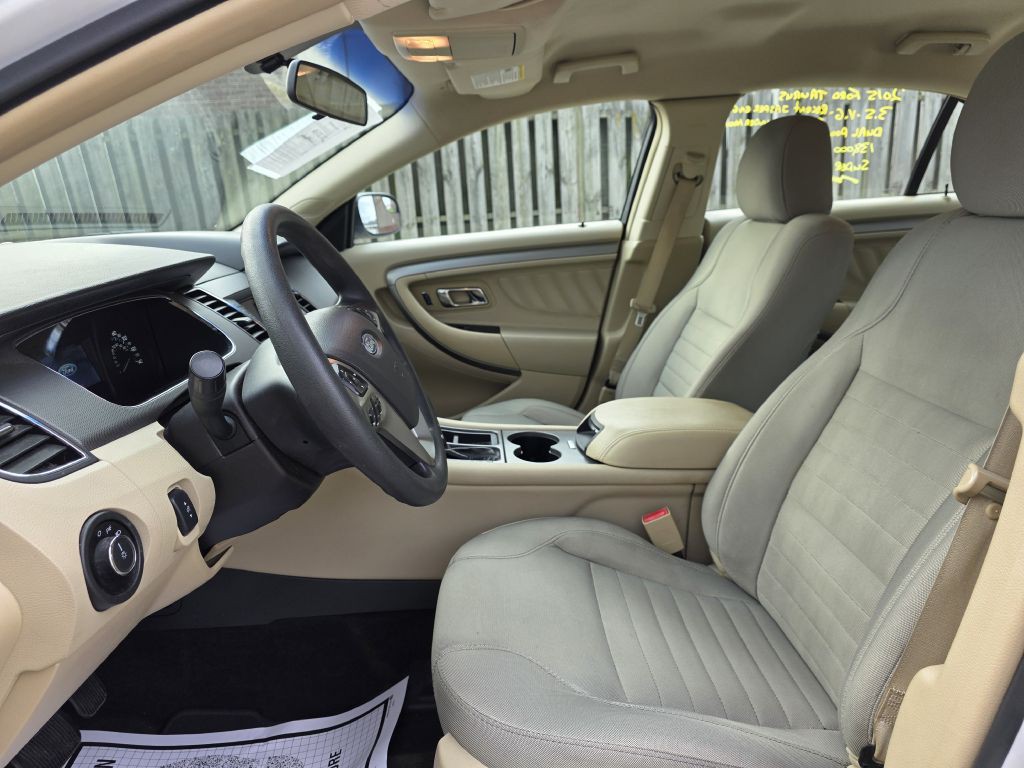 2015 Ford Taurus Image 11