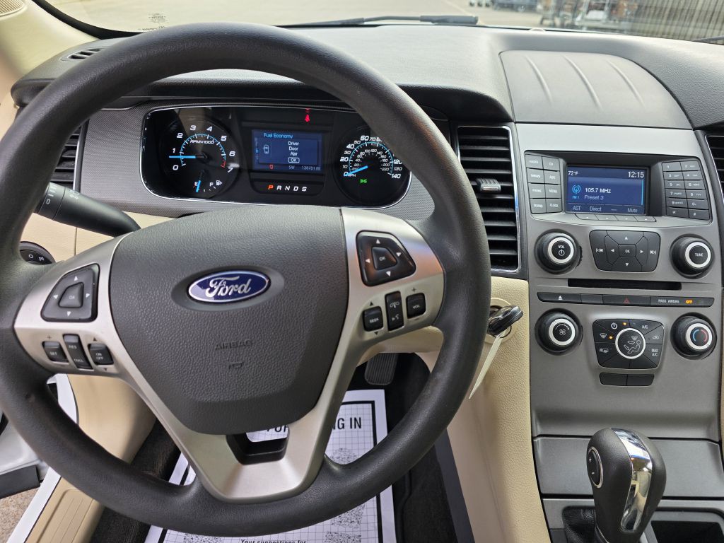 2015 Ford Taurus Image 12