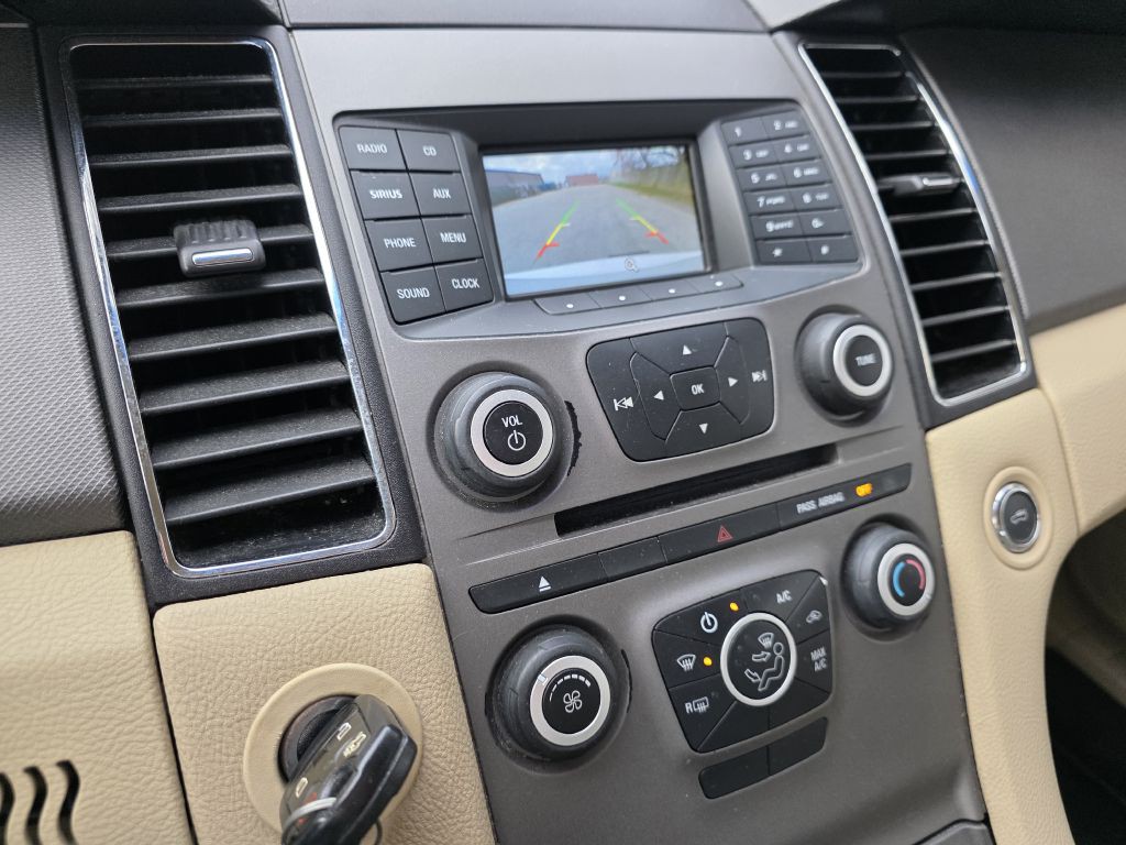 2015 Ford Taurus Image 18