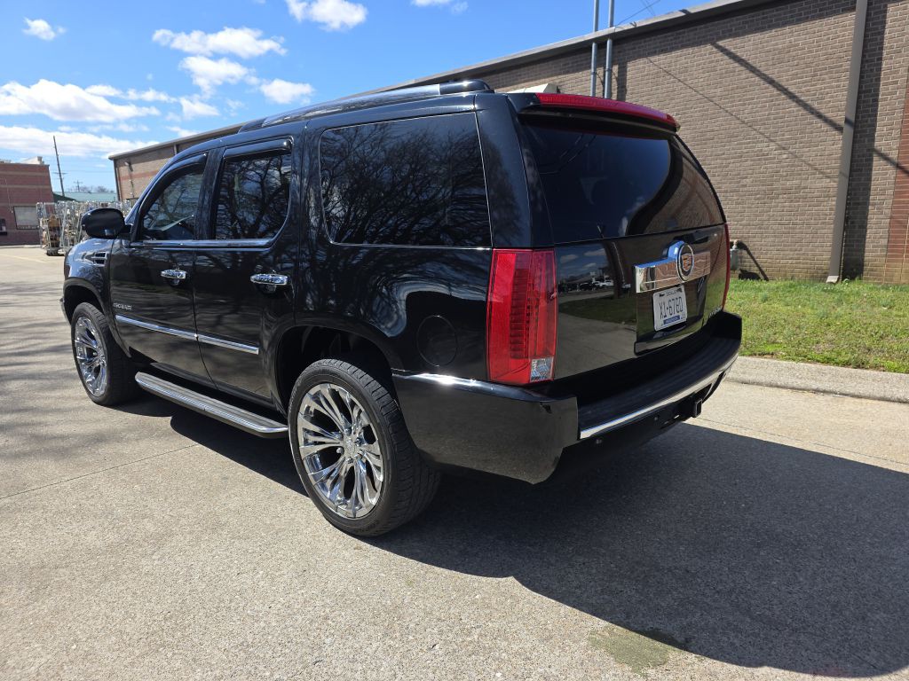 2013 Cadillac Escalade Image 3