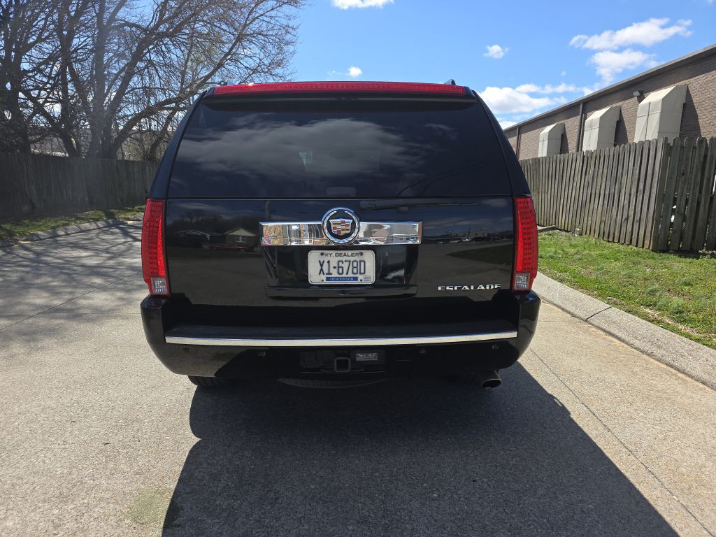 2013 Cadillac Escalade Image 4