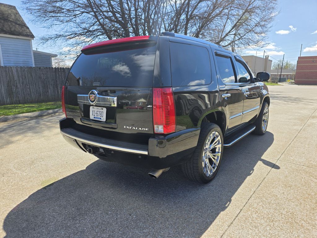 2013 Cadillac Escalade Image 5