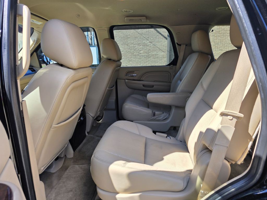 2013 Cadillac Escalade Image 10